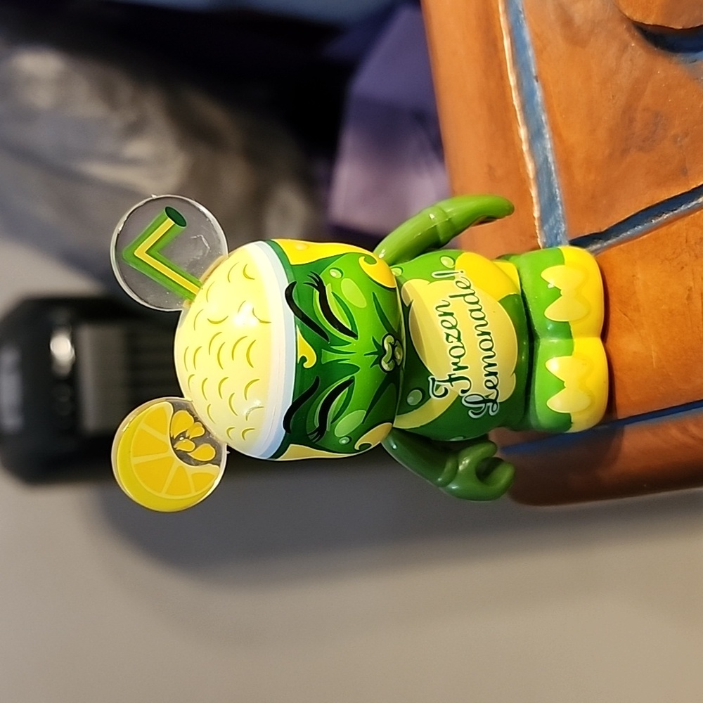 Series-Disney So Tasty Series Vinylmation Frozen Lemonade